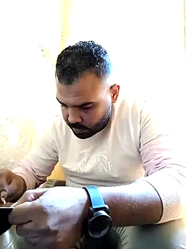 Snapshot of ListedLoin chatting on January 8, 8:16 am ListedLoin online show from January 8, 8:16 am