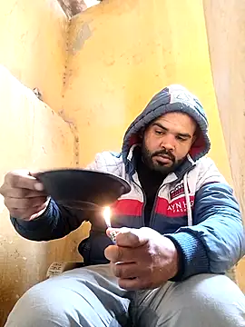 Snapshot of ListedLoin chatting on February 9, 9:26 am ListedLoin online show from February 9, 9:26 am