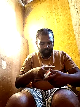 ListedLoin online show from November 6, 1:03 pm