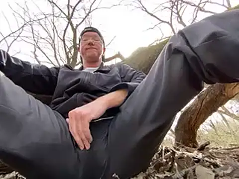 Snapshot of KrixKross chatting on March 7, 5:28 pm KrixKross online show from March 7, 5:28 pm