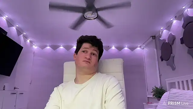 Lorenzo hernandez online show from March 1, 10:10 pm