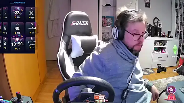 larsgessner30 online show from March 24, 9:41 pm