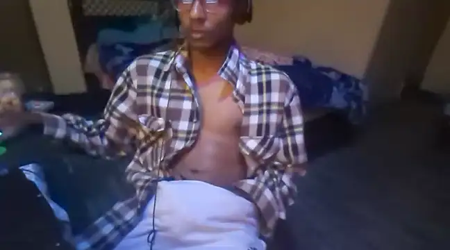 Snapshot of Mishhala chatting on December 9, 5:46 pm Mishhala online show from December 9, 5:46 pm