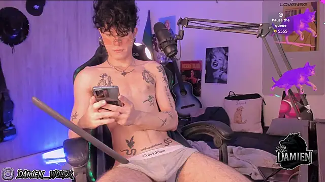 cinnamon boyxxx online show from November 23, 3:50 am