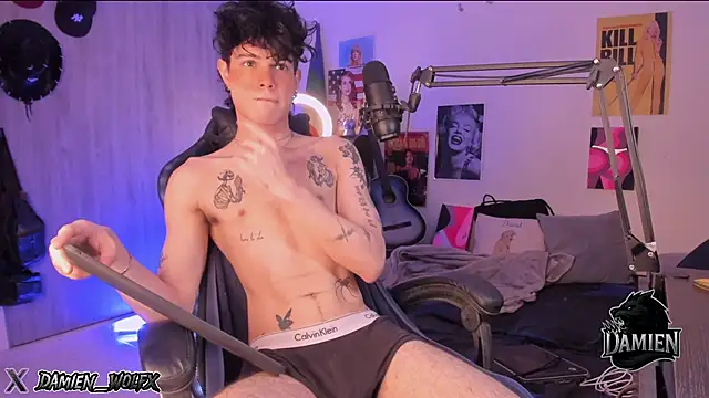 cinnamon boyxxx online show from November 15, 2:46 am