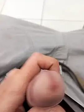 Din0071 online show from February 22, 1:44 pm