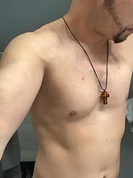 tongueispowerr6d9 online show from April 14, 4:34 am