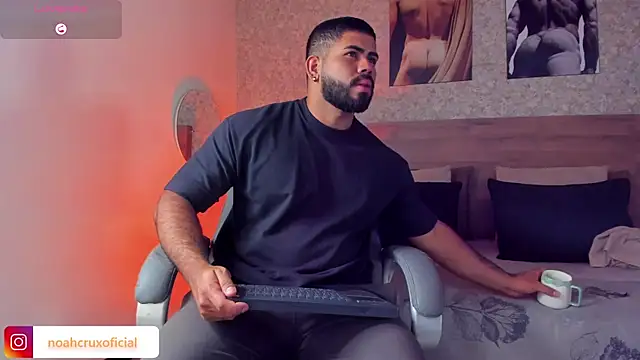 noah crux online show from October 23, 8:23 pm