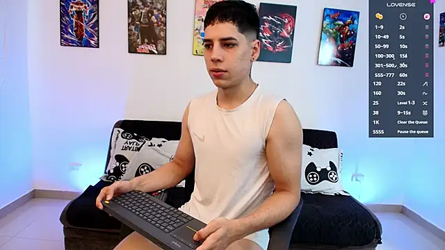 jonathanjoestar  online show from June 12, 8:50 pm