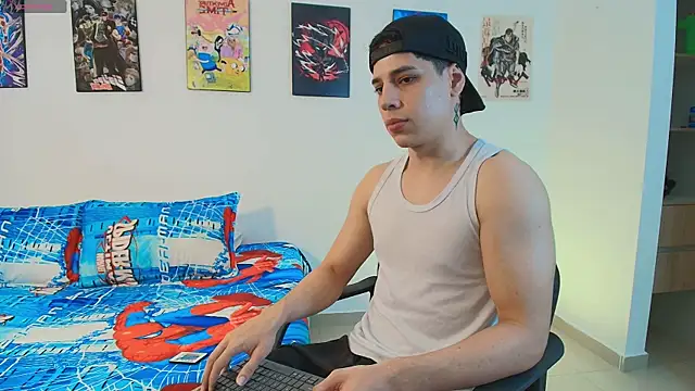 jonathanjoestar  online show from April 10, 9:33 pm