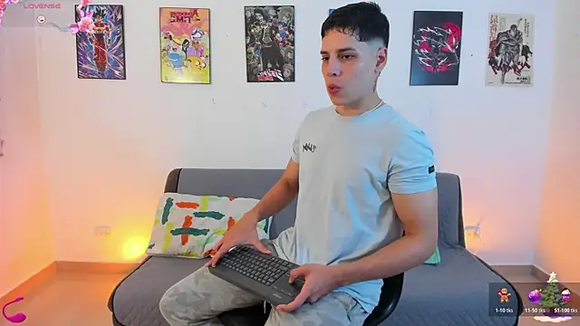 jonathanjoestar  online show from December 13, 11:55 pm