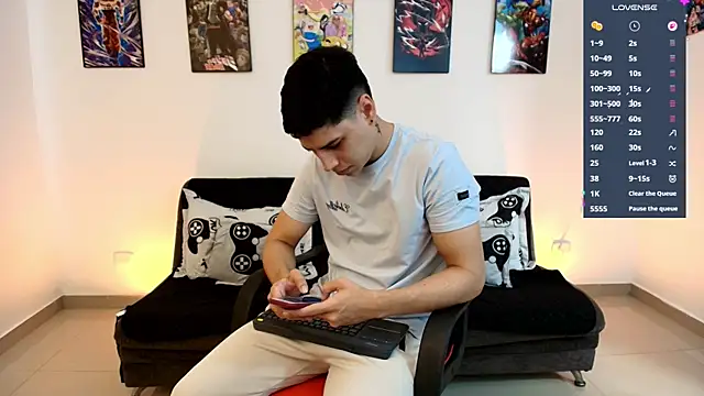 jonathanjoestar  online show from June 24, 9:17 pm