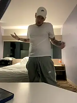 VixyGang online show from October 8, 5:45 am