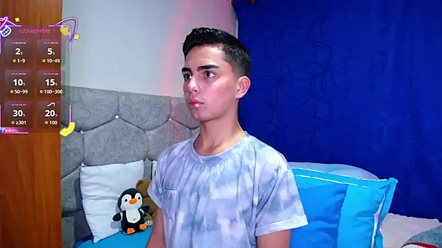 Snapshot of OwenBluee chatting on September 12, 10:10 pm OwenBluee online show from September 12, 10:10 pm