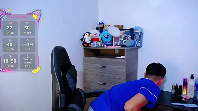 OwenBluee online show from December 5, 5:25 am