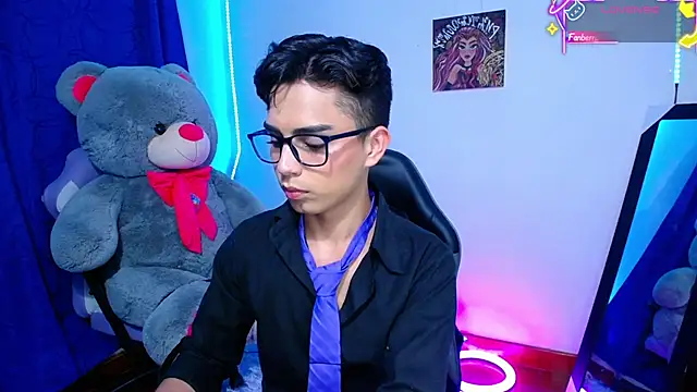 OwenBluee online show from June 4, 12:22 pm