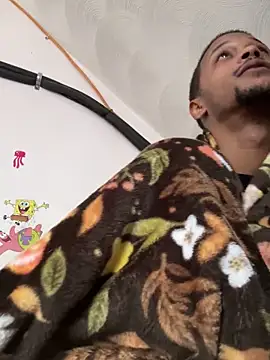 Snapshot of rayyymack chatting on February 7, 2:15 pm rayyymack online show from February 7, 2:15 pm