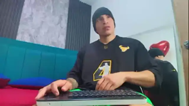 jack pergurtson01 online show from March 3, 10:33 am