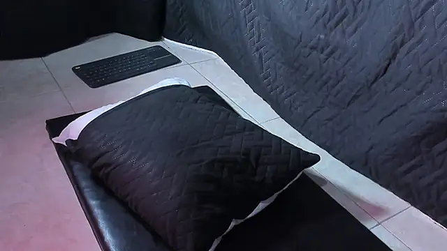 Dylanwhite23  online show from October 27, 1:19 am