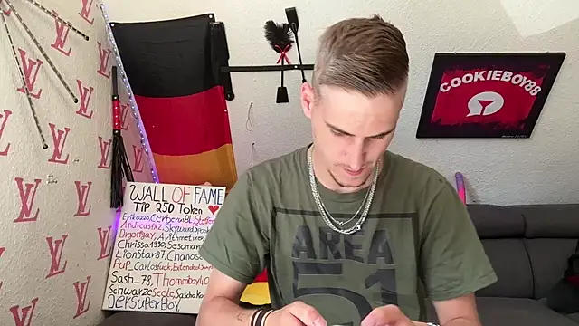 Cookieboy88 online show from July 14, 1:06 pm
