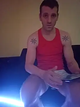 Snapshot of Aian09 chatting on December 12, 8:21 pm Aian09 online show from December 12, 8:21 pm