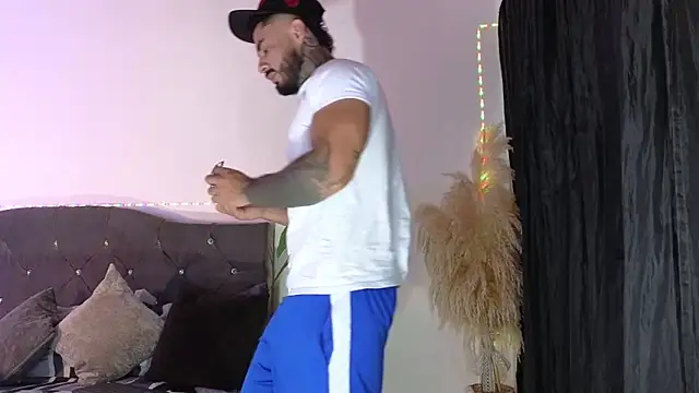 john cartter1 online show from April 22, 12:10 pm