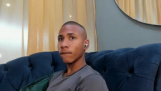 Ethan Fox11 online show from January 11, 2:25 pm