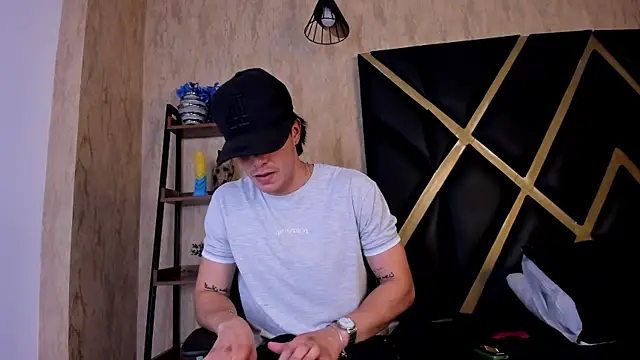 Karimferrer online show from April 11, 8:18 am