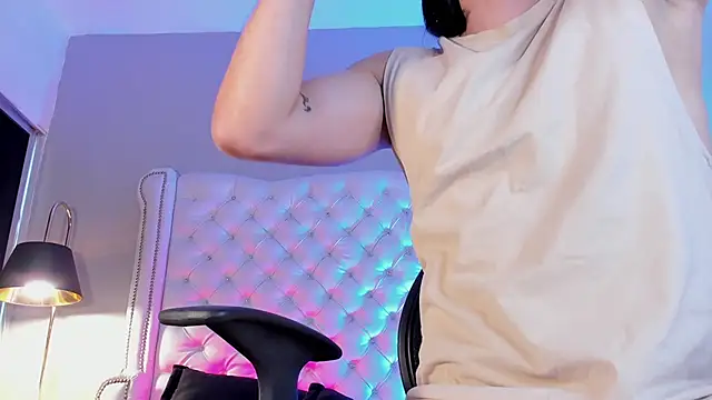 Karimferrer online show from December 3, 8:04 pm