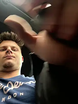 HFDYJLO online show from April 30, 1:51 pm