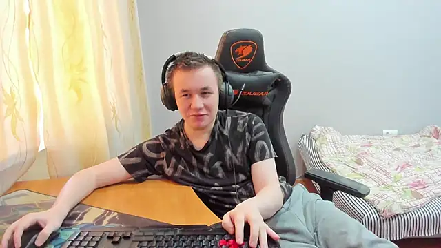 iliaskrislove online show from November 21, 9:19 am