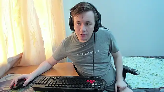 iliaskrislove online show from June 3, 6:37 am