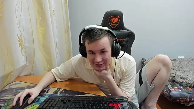 iliaskrislove online show from November 9, 2:21 pm