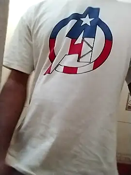 Snapshot of hairy_gun chatting on September 24, 7:29 am hairy gun online show from September 24, 7:29 am