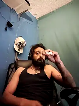 C8L3U online show from December 9, 8:44 am