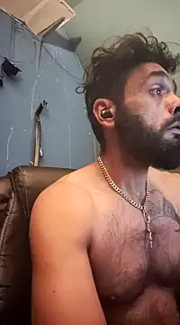 C8L3U online show from December 2, 11:10 am