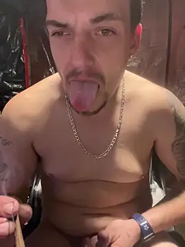 Snapshot of joeycbigcock chatting on March 17, 1:46 am joeycbigcock online show from March 17, 1:46 am