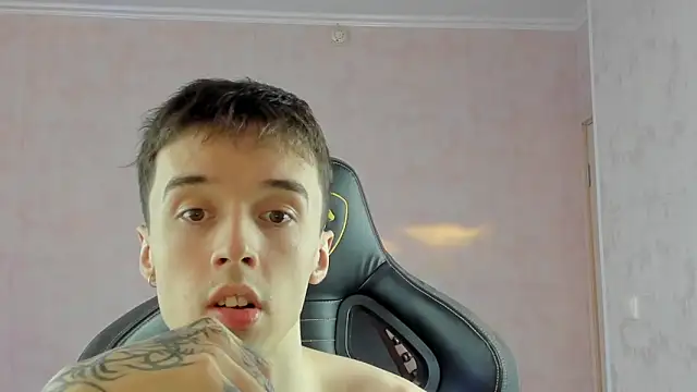 MasonWarholl online show from March 27, 3:24 pm