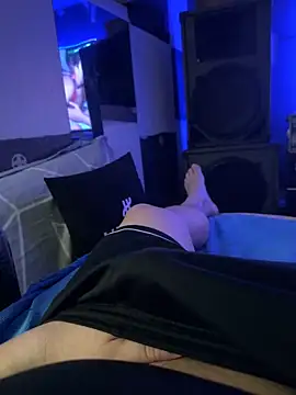 MatthewEmme online show from December 19, 12:07 am