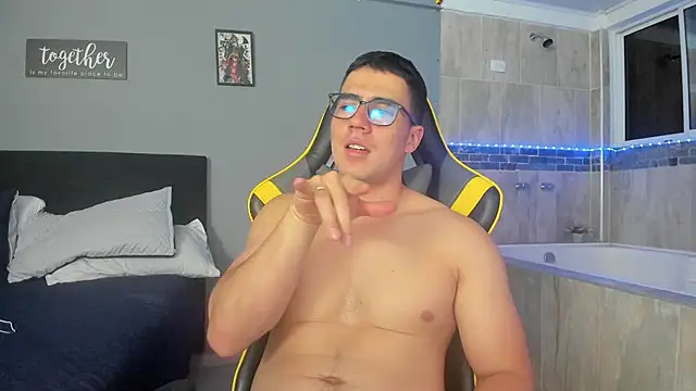 owengray2n online show from February 13, 4:22 am