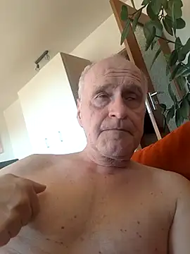 Milkasahne64 online show from November 7, 11:35 am