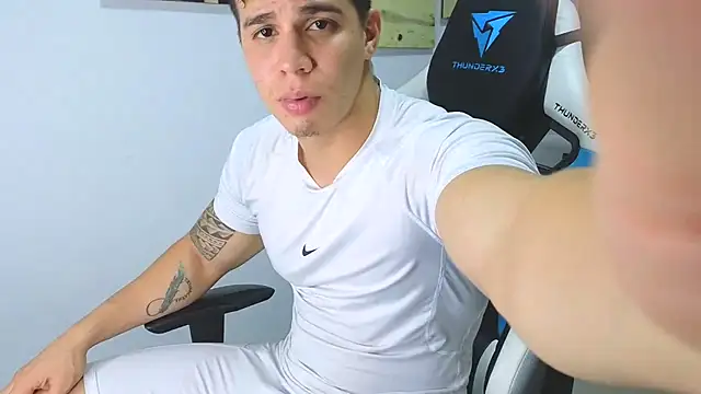 Ethanstill1 online show from February 5, 2:19 am