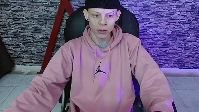 Snapshot of Matthew_Boy_ chatting on March 9, 12:31 pm Matthew Boy  online show from March 9, 12:31 pm