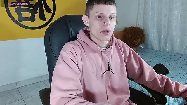 Snapshot of Matthew_Boy_ chatting on February 26, 4:58 am Matthew Boy  online show from February 26, 4:58 am