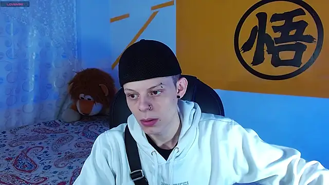 Snapshot of Matthew_Boy_ chatting on December 6, 5:31 am Matthew Boy  online show from December 6, 5:31 am