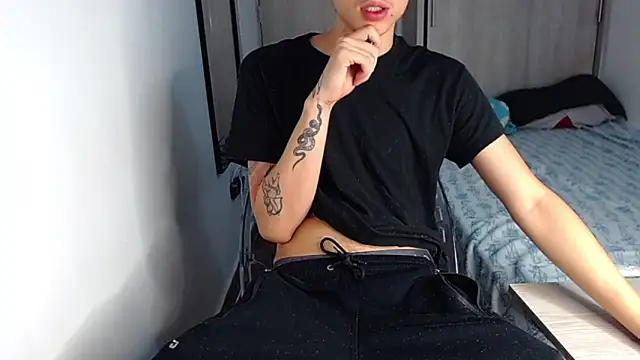 latinhandsome online show from February 2, 6:48 am