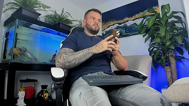 Johnnygrayson1 online show from June 20, 1:10 am