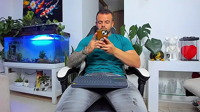 Johnnygrayson1 online show from November 2, 2:05 am