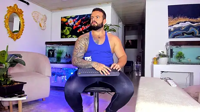 Snapshot of Johnnygrayson1 chatting on March 16, 11:14 pm Johnnygrayson1 online show from March 16, 11:14 pm