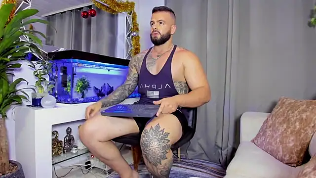 Snapshot of Johnnygrayson1 chatting on December 20, 12:08 am Johnnygrayson1 online show from December 20, 12:08 am